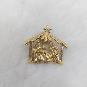Vtg Camco Nativity Manger Gold-tone Christmas Pin Brooch Baby Jesus Holy Family